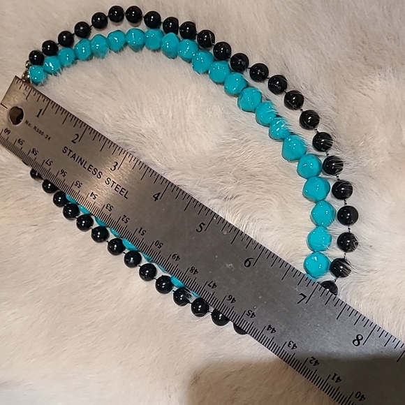 Vintage plastic beaded necklace (set of 2) - Picture 3 of 3